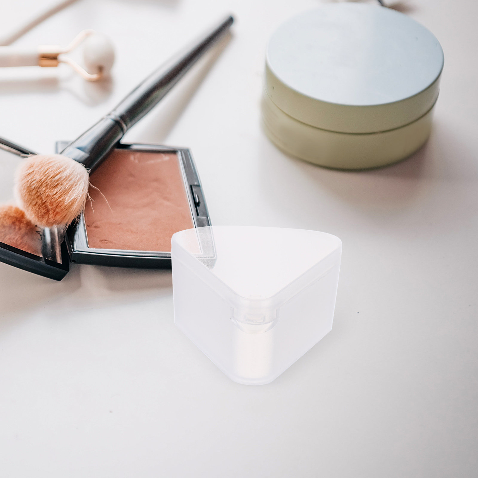 Beauty Makeup Egg - 6-teiliges Dreieck-Puderquasten-Etui, Platzsparender Make-up-Schwammhalter, Reiseetui für
